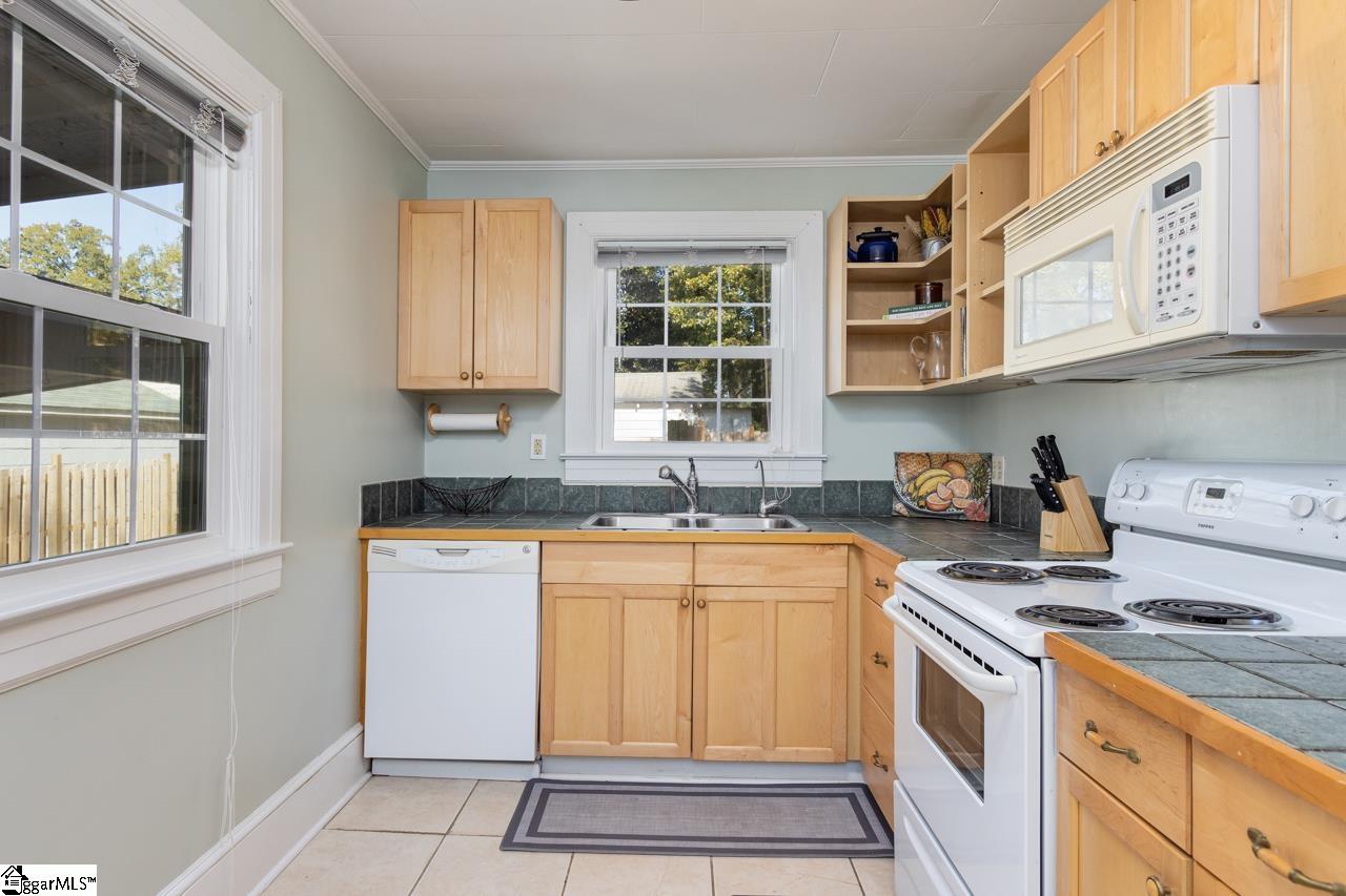 Property image 3 of 401 Stonewall Street in College View, Clinton, SC 29325