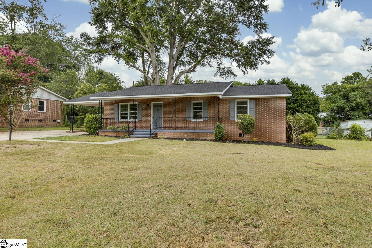 Property image 2 of 2303 Poplar Lane in Bellview Estates, Anderson, SC 29621