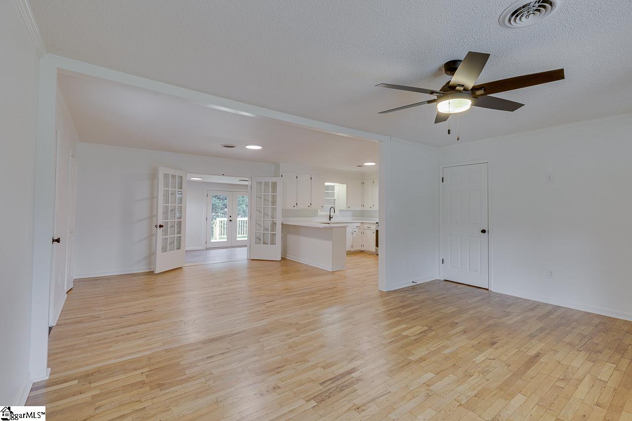Property image 5 of 2303 Poplar Lane in Bellview Estates, Anderson, SC 29621