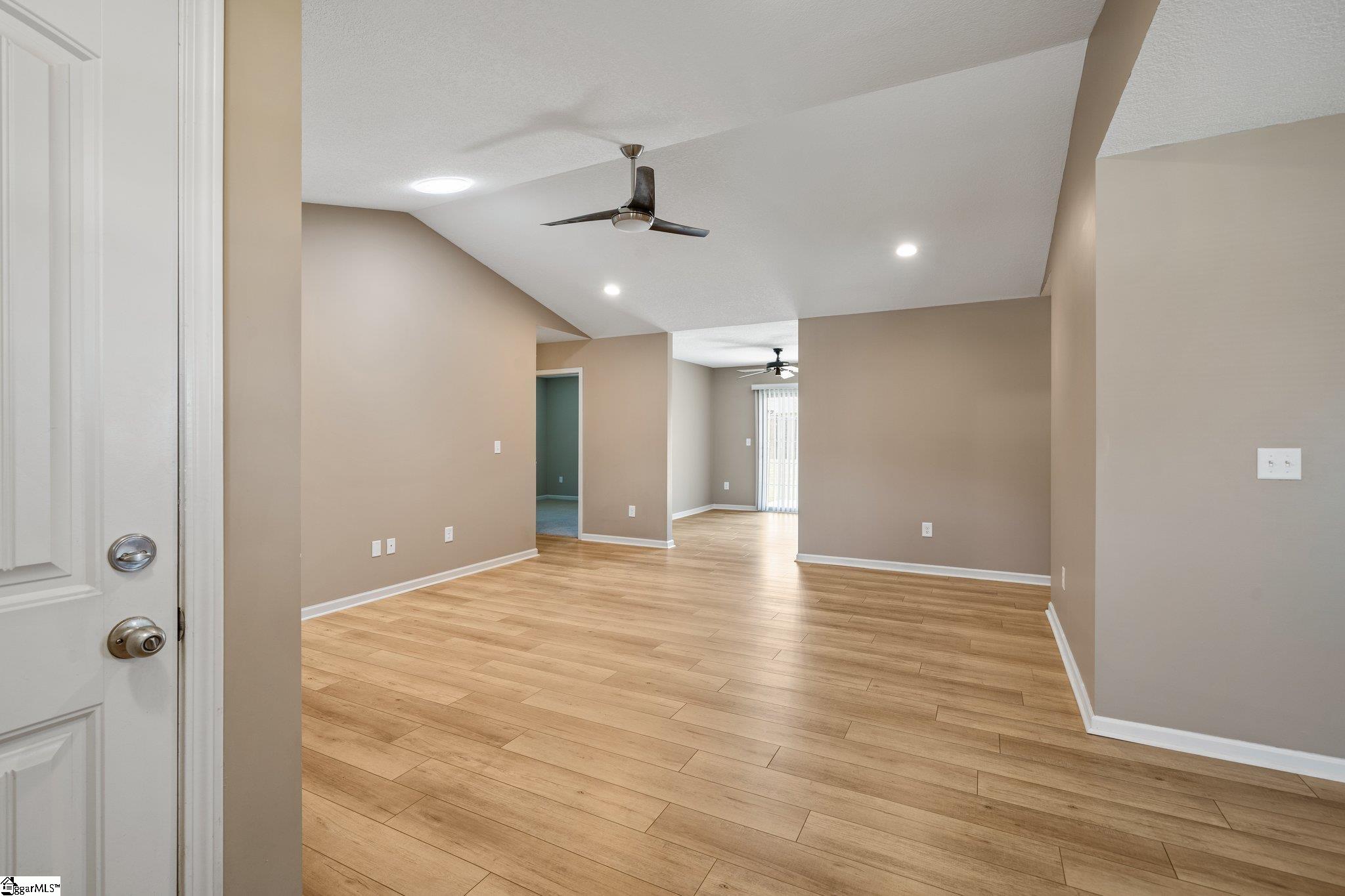 Property image 3 of 446 Peaksview Drive in Lockeland Park, Simpsonville, SC 29681