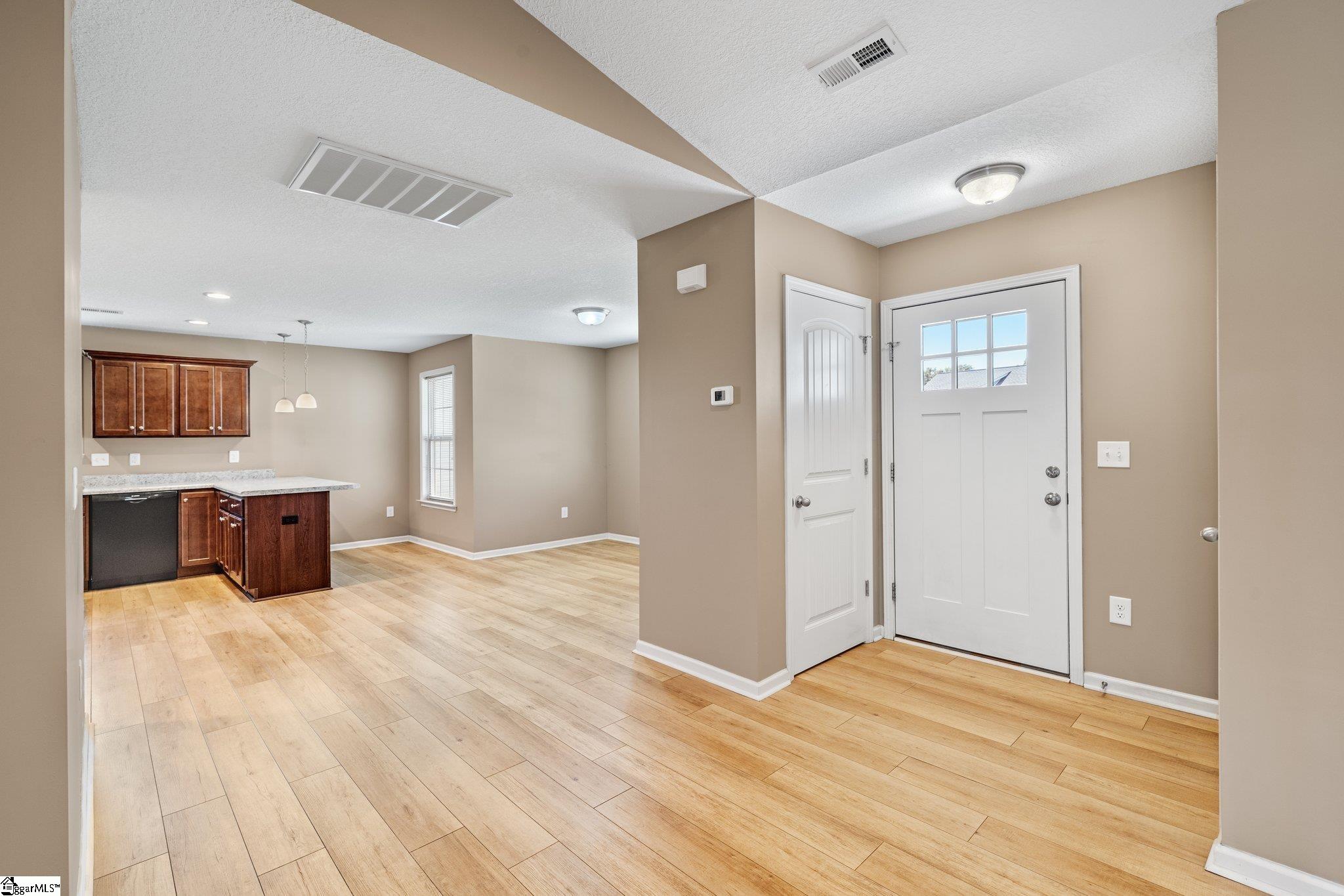 Property image 5 of 446 Peaksview Drive in Lockeland Park, Simpsonville, SC 29681