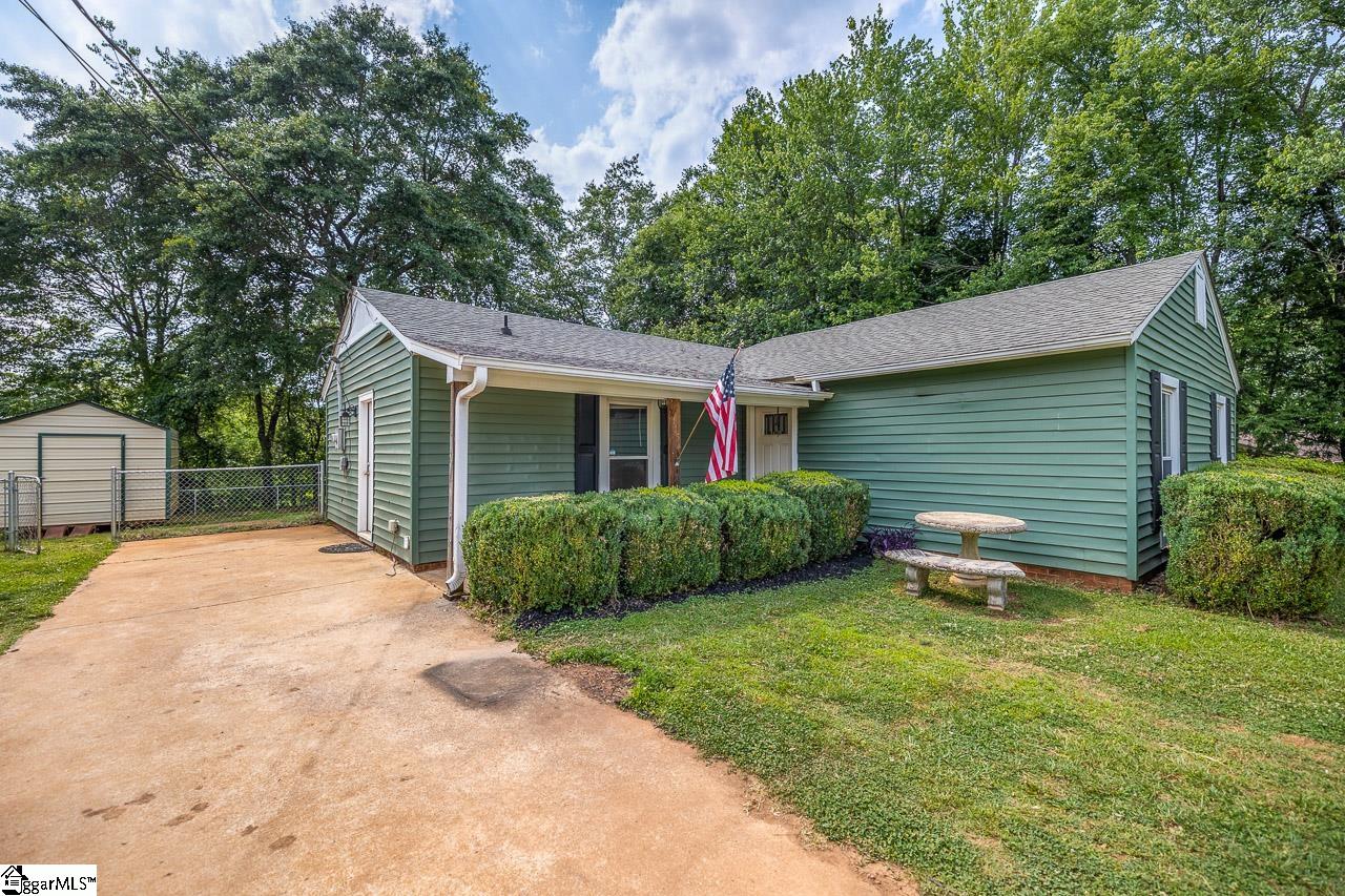Property image 4 of 125 W Celestial Drive in Crestview Hills, Greer, SC 29651