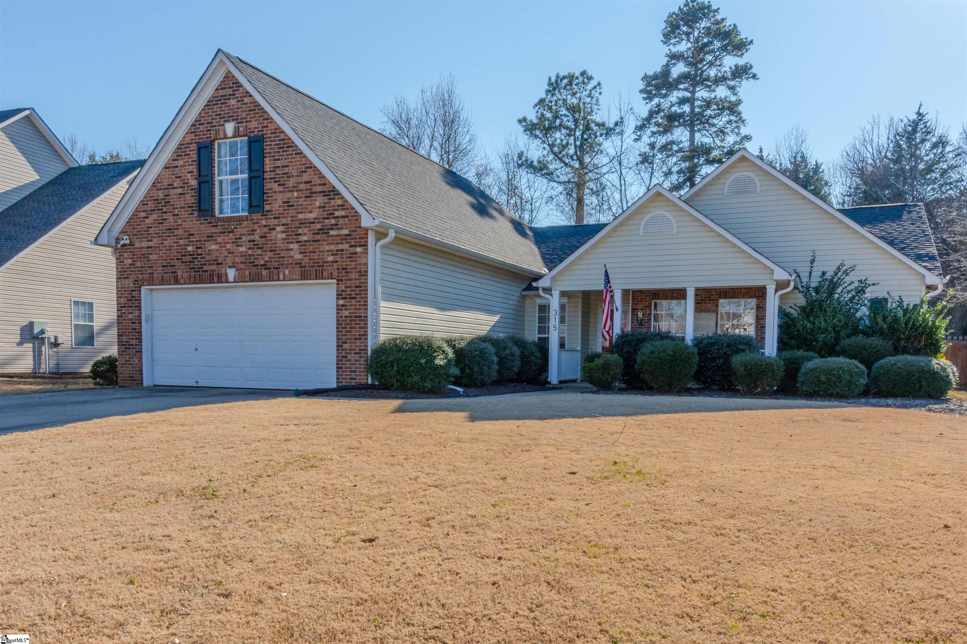 Property image 2 of 315 Oakboro Lane in Autumn Woods, Simpsonville, SC 29680