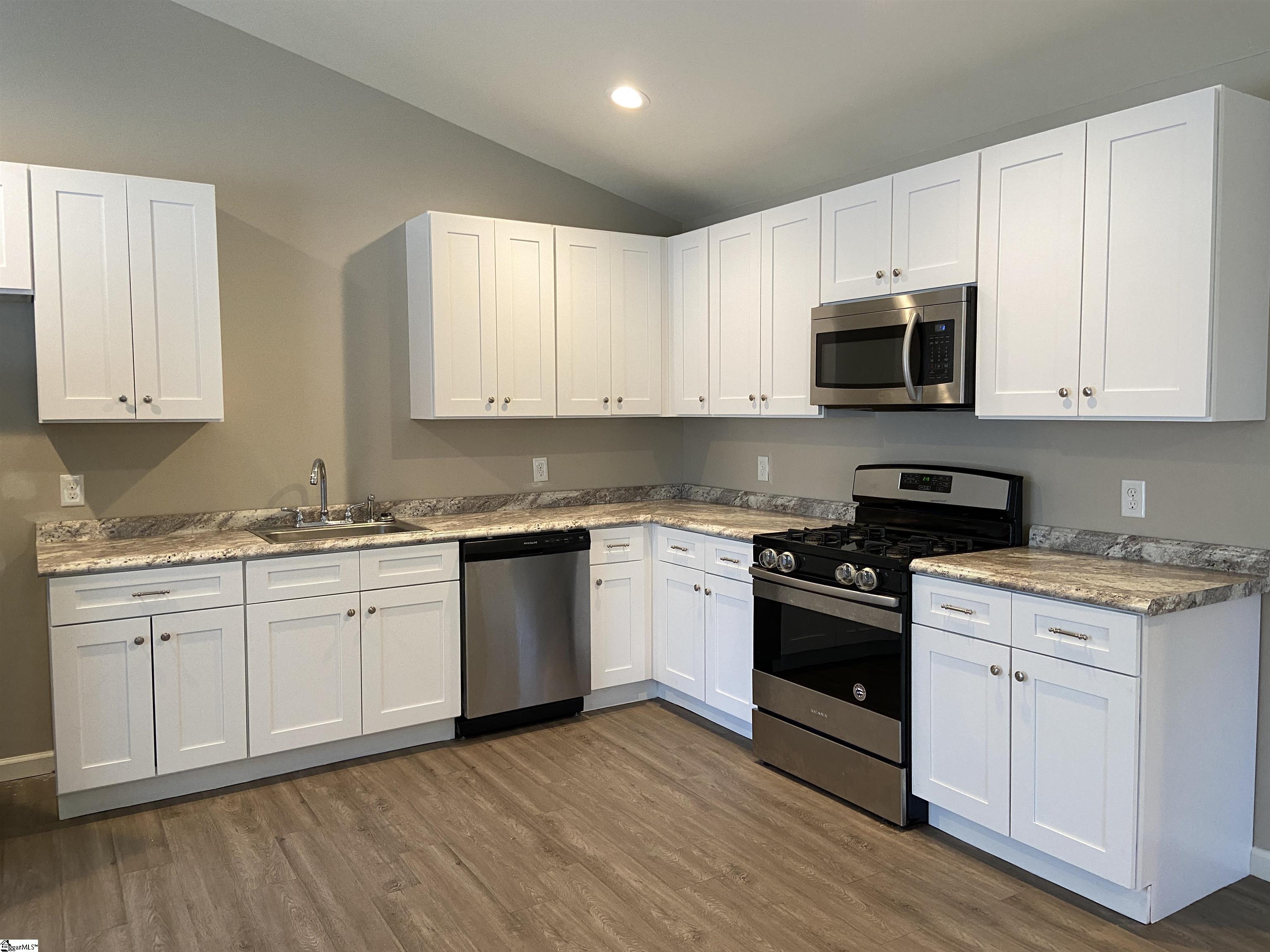 Property image 2 of 204 Dillon Drive in Blossom Meadows, Clinton, SC 29325