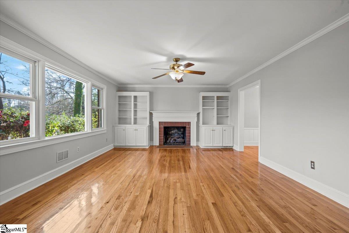 Property image 4 of 215 Dellwood Drive in Dellwood, Greenville, SC 29609
