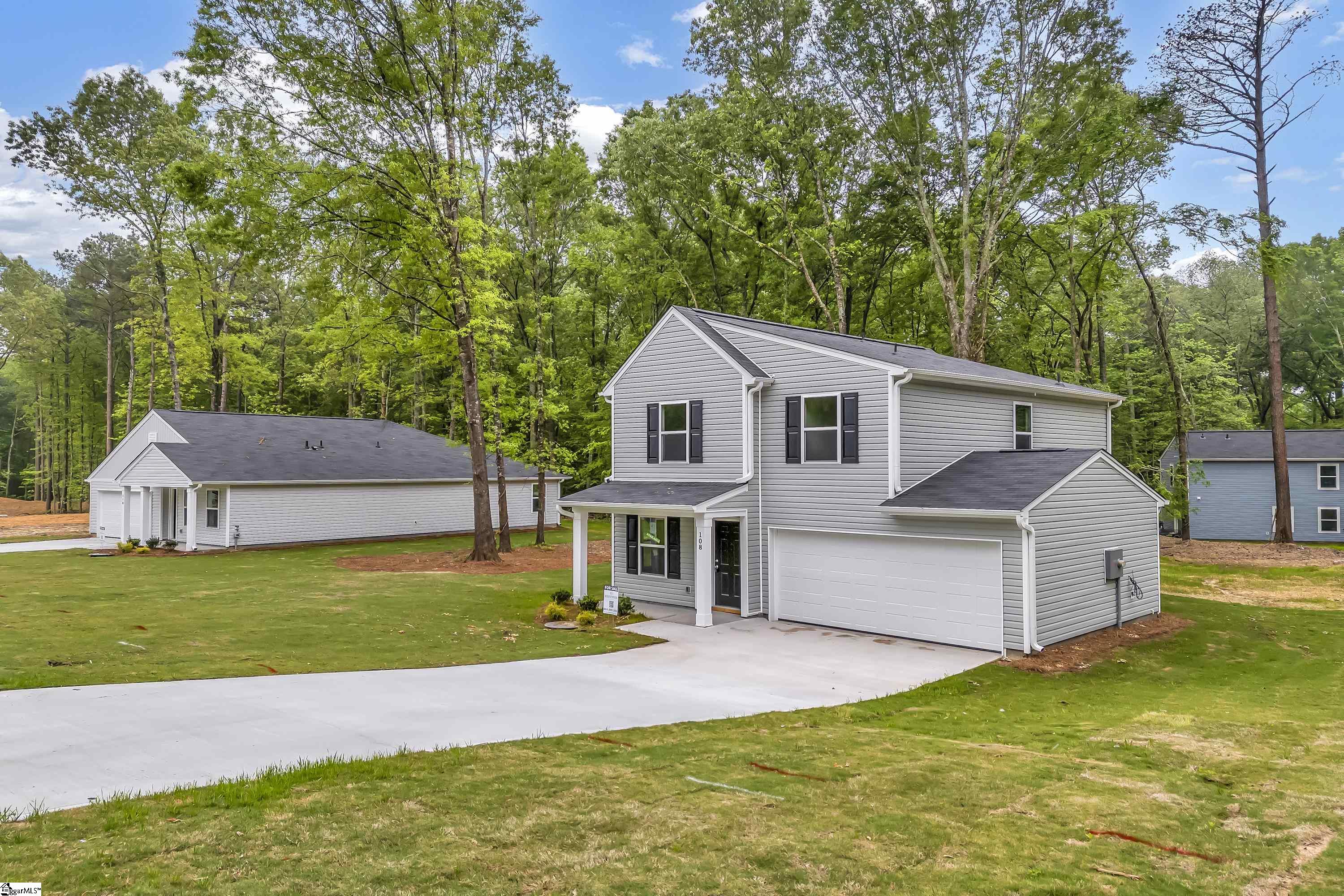 Property image 2 of 108 Sunflower Lane in Southwood, Clinton, SC 29325