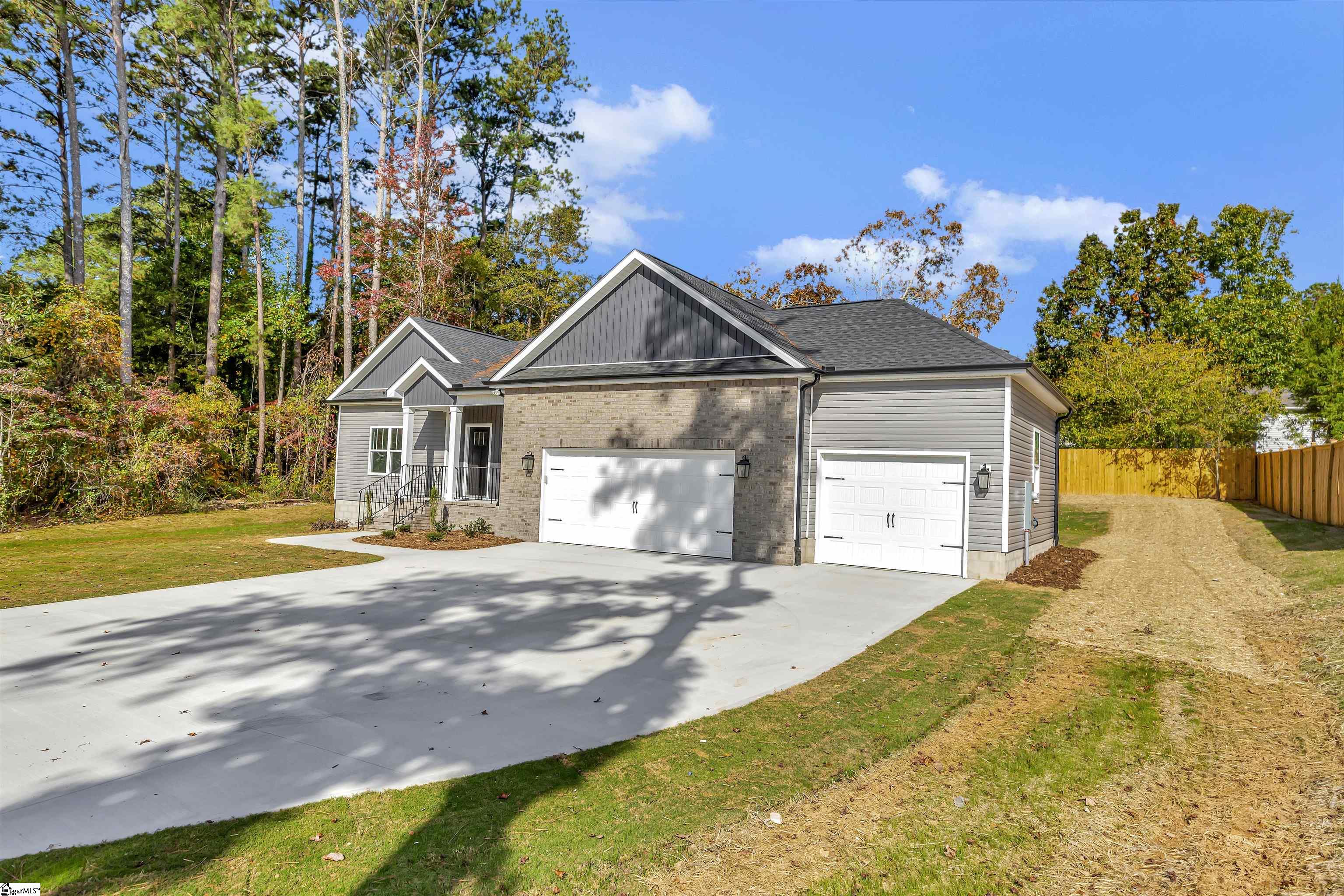 Property image 2 of 617 Regency Circle in Regency Park, Anderson, SC 29625