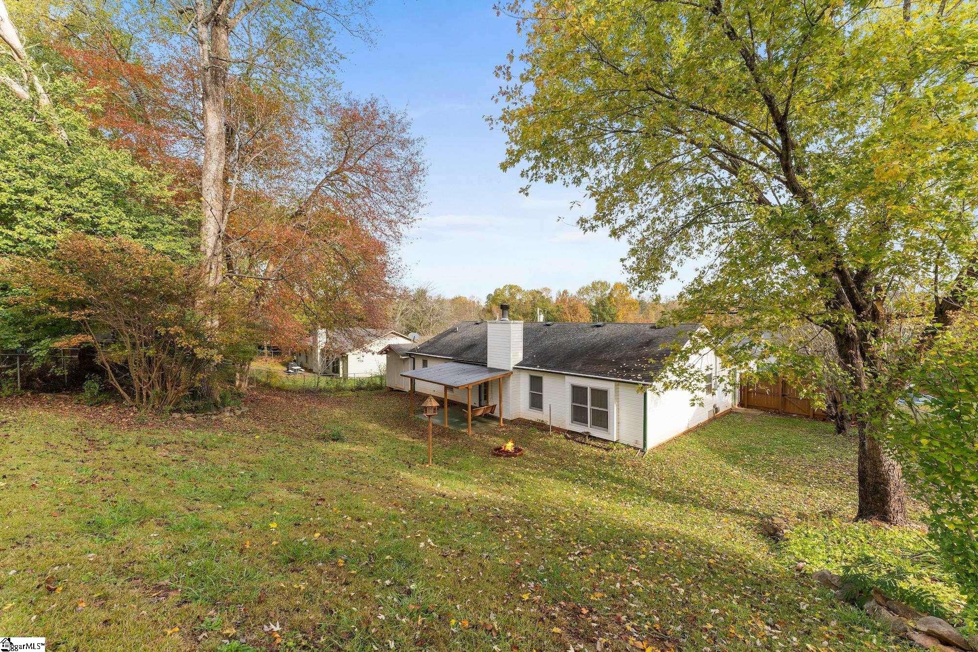 Property image 2 of 204 N Celestial Drive in Crestview Hills, Greer, SC 29651