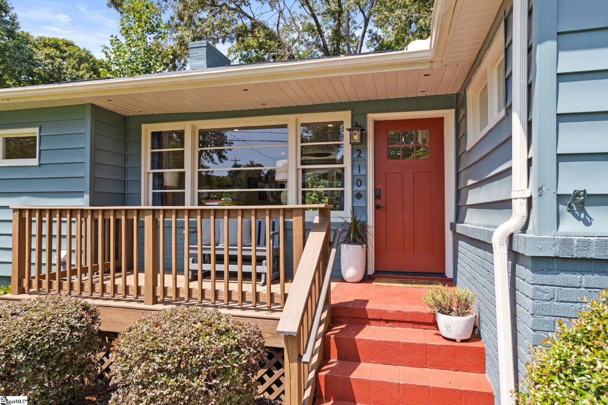 Property image 3 of 210 Holmes Drive in Dellwood, Greenville, SC 29609