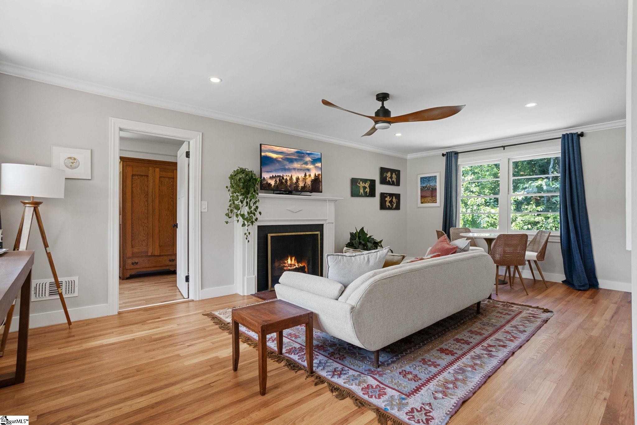 Property image 4 of 210 Holmes Drive in Dellwood, Greenville, SC 29609