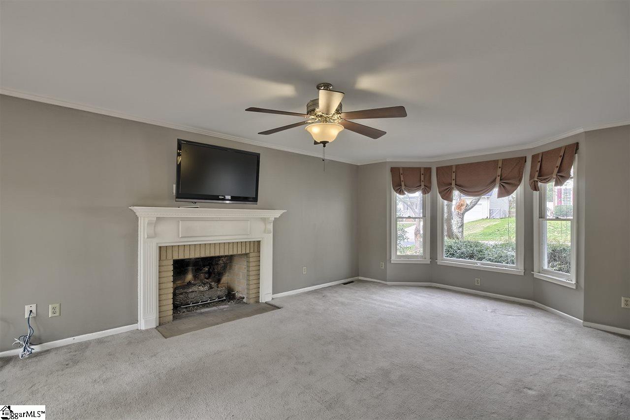 Property image 5 of 124 Legrae Lane in Ashley Oaks, Taylors, SC 29687