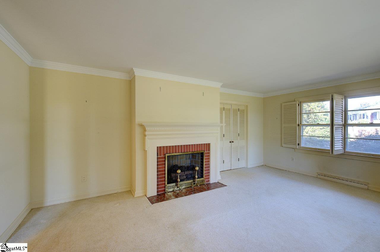 Property image 5 of 325 Dellwood Drive in Dellwood, Greenville, SC 29609