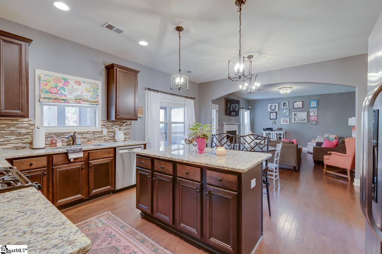 Property image 5 of 372 Strasburg Drive in Shenandoah Farms, Simpsonville, SC 29681
