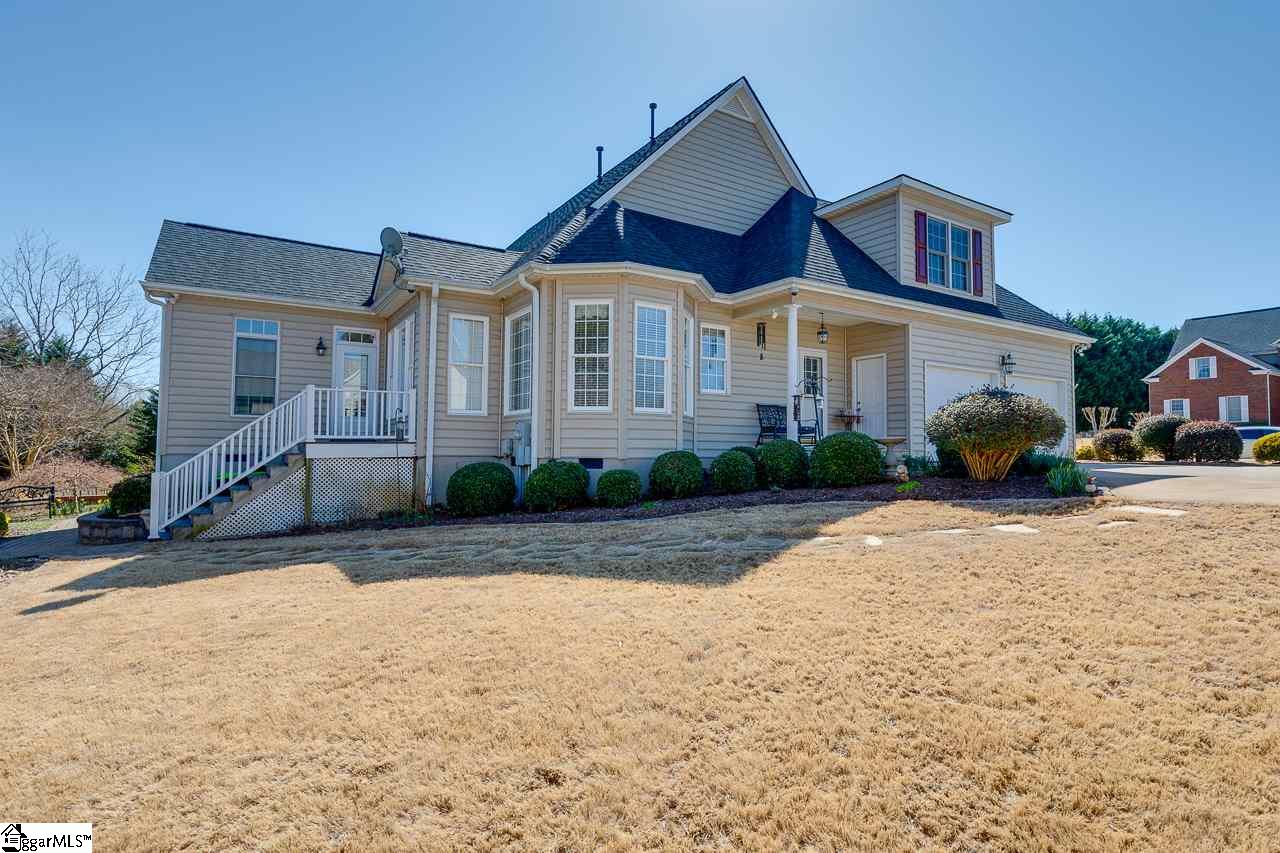 Property image 2 of 120 N Silver Beech Lane in Silver Ridge, Greer, SC 29651