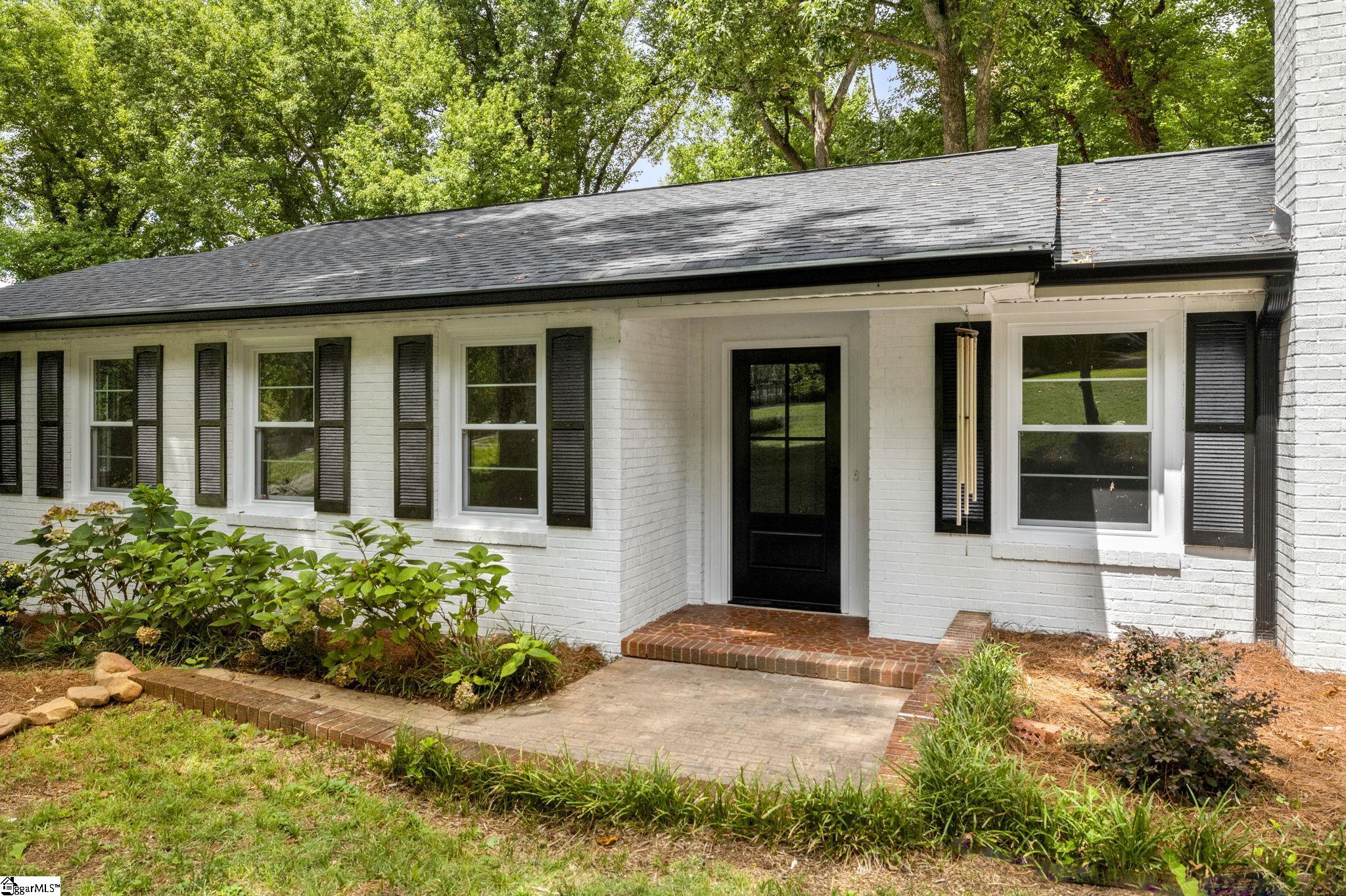 Property image 2 of 318 Holmes Drive in Dellwood, Greenville, SC 29609