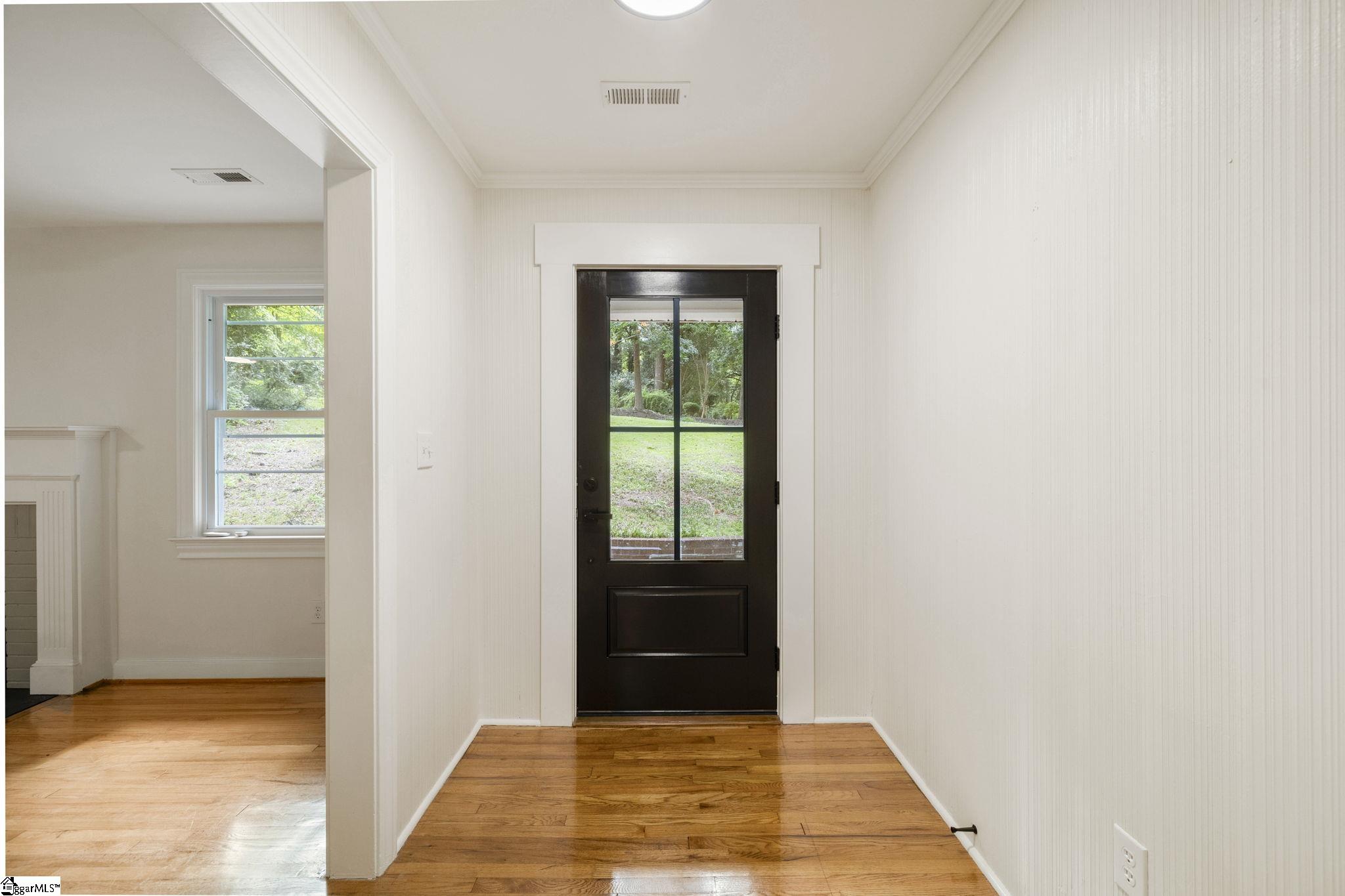 Property image 3 of 318 Holmes Drive in Dellwood, Greenville, SC 29609
