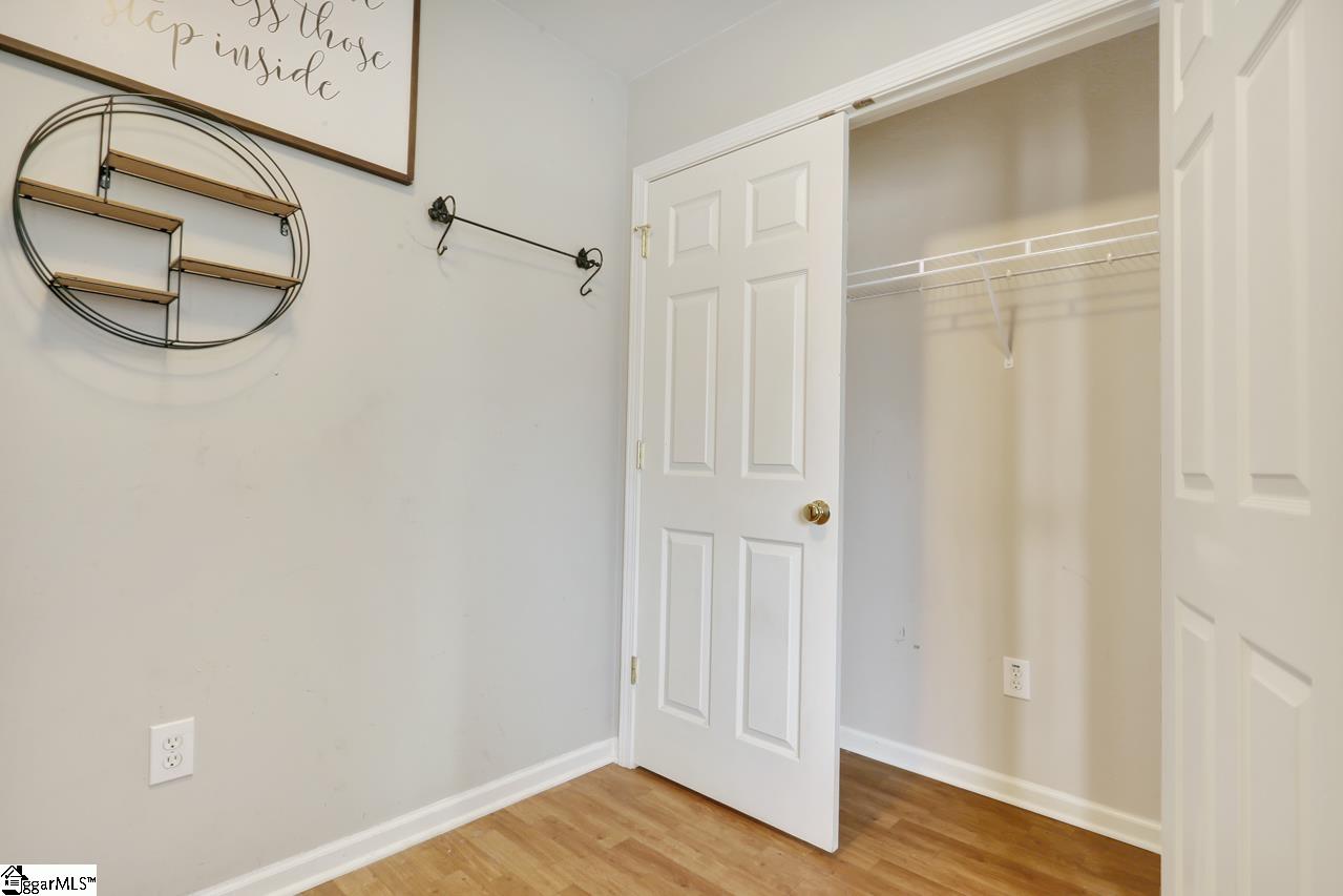 Property image 3 of 212 Alde Street in Arcadia Hills, Greenville, SC 29607