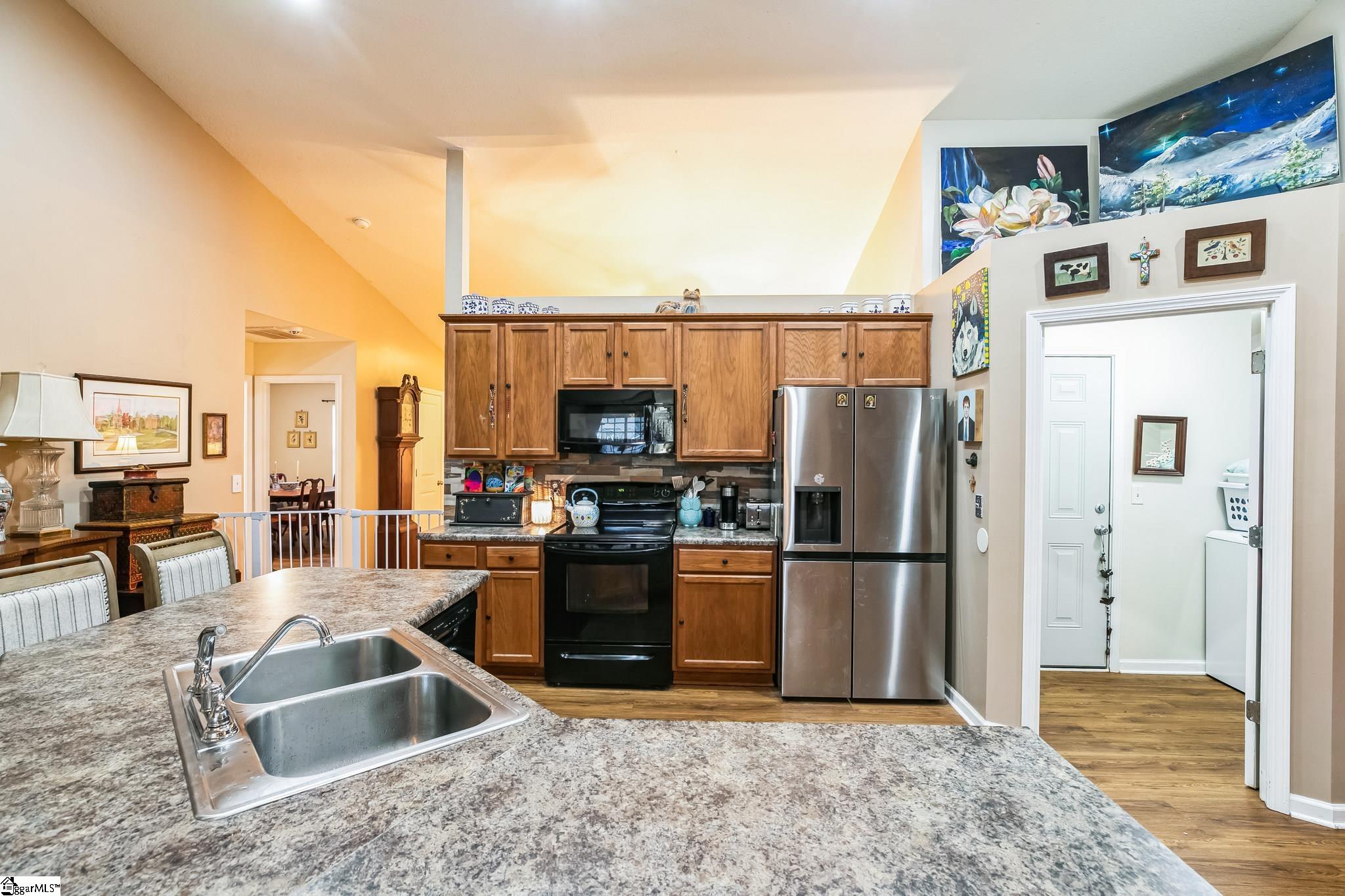 Property image 5 of 113 Kingsdale Court in Autumn Woods, Simpsonville, SC 29680