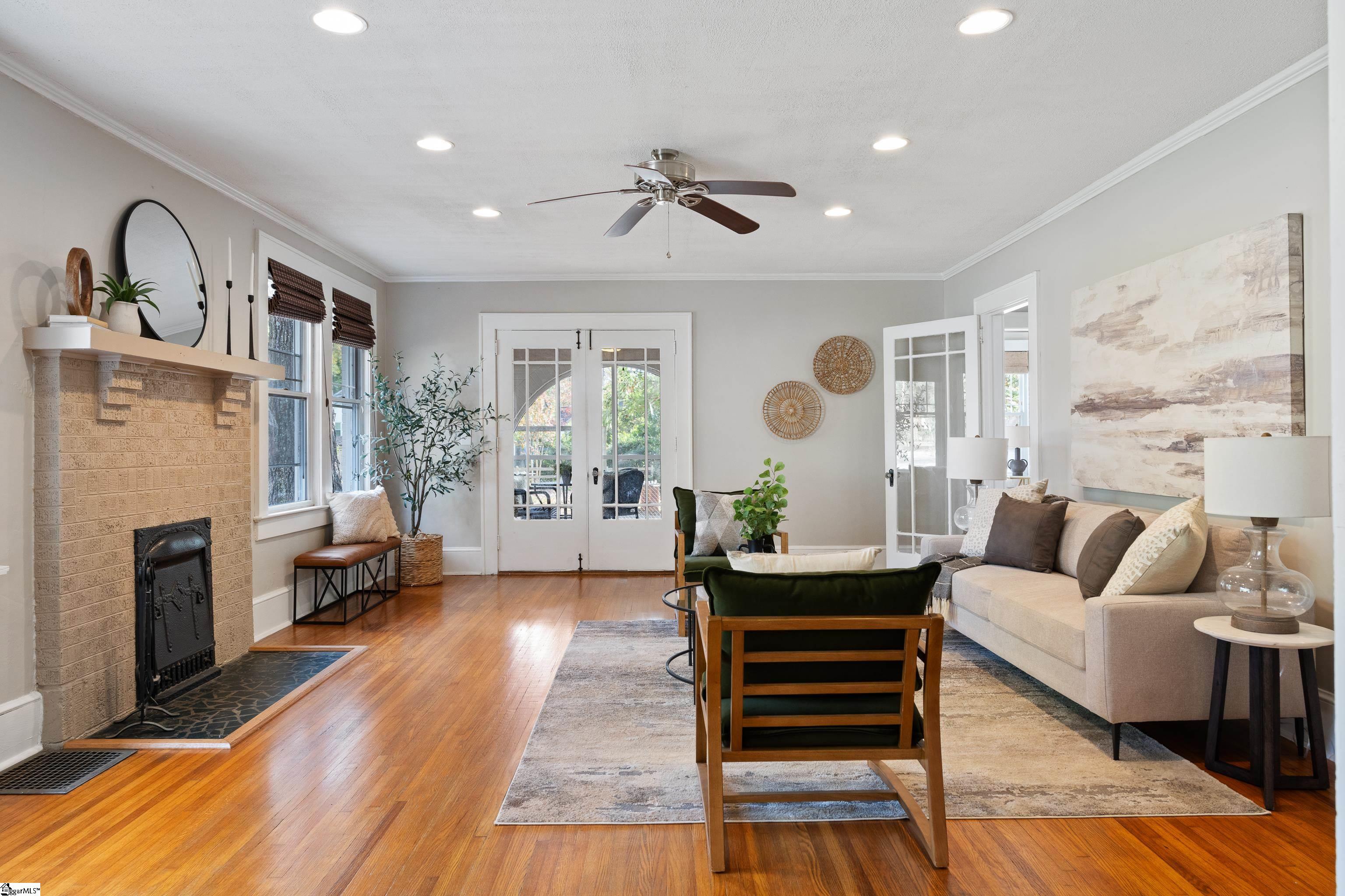 Property image 5 of 207 Young Drive in College View, Clinton, SC 29325