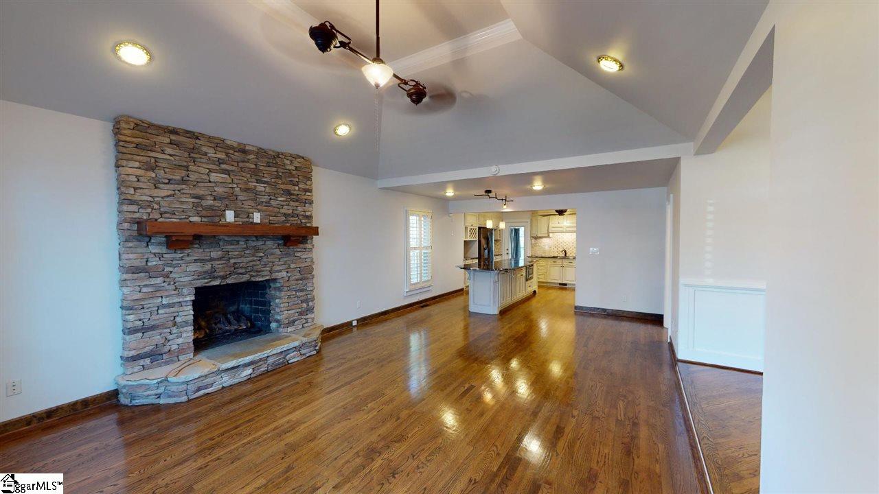 Property image 5 of 112 LeGrae Lane in Ashley Oaks, Taylors, SC 29687