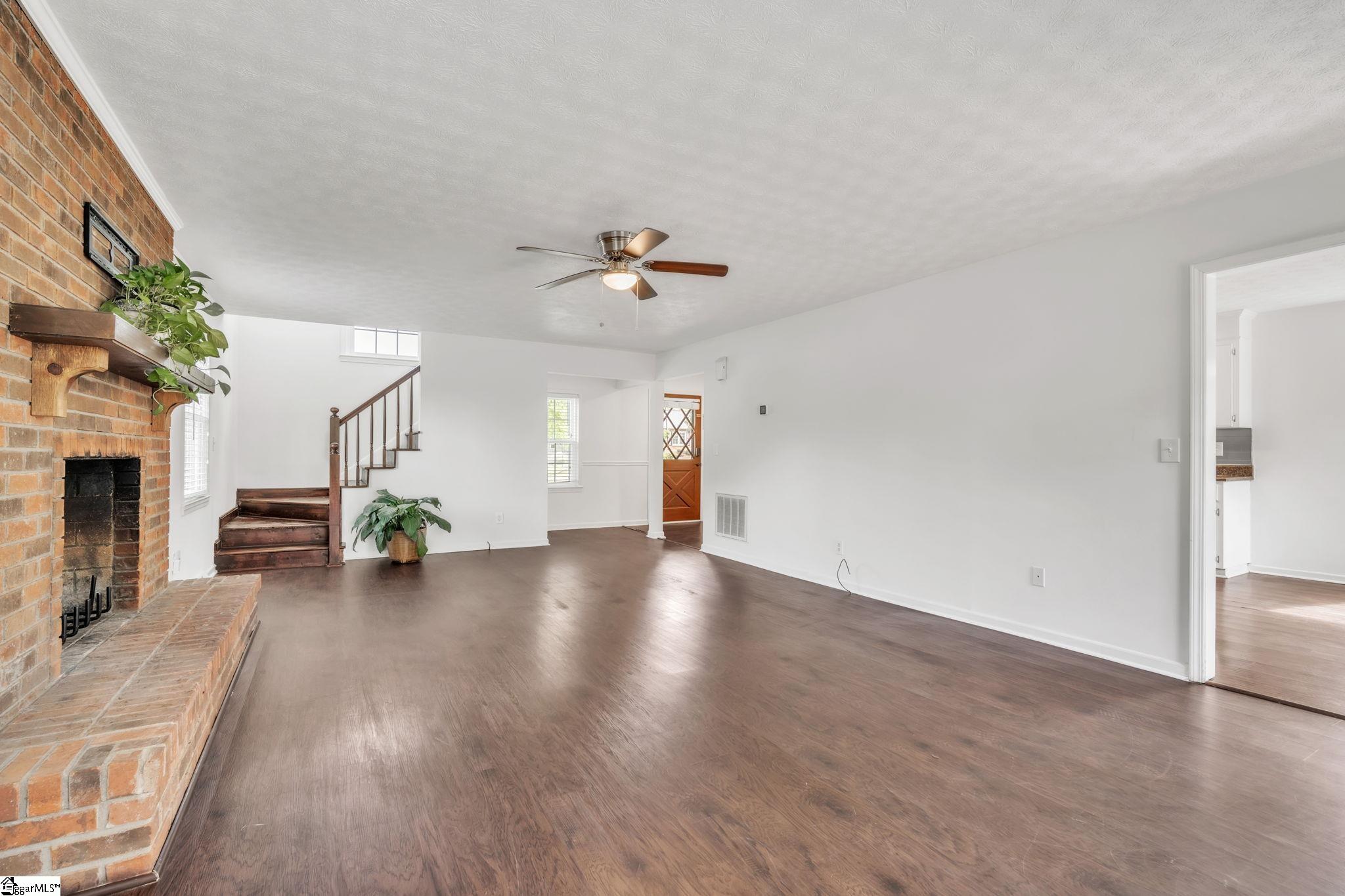 Property image 3 of 5 Huntley Castle Court in Gray Fox Run, Taylors, SC 29687