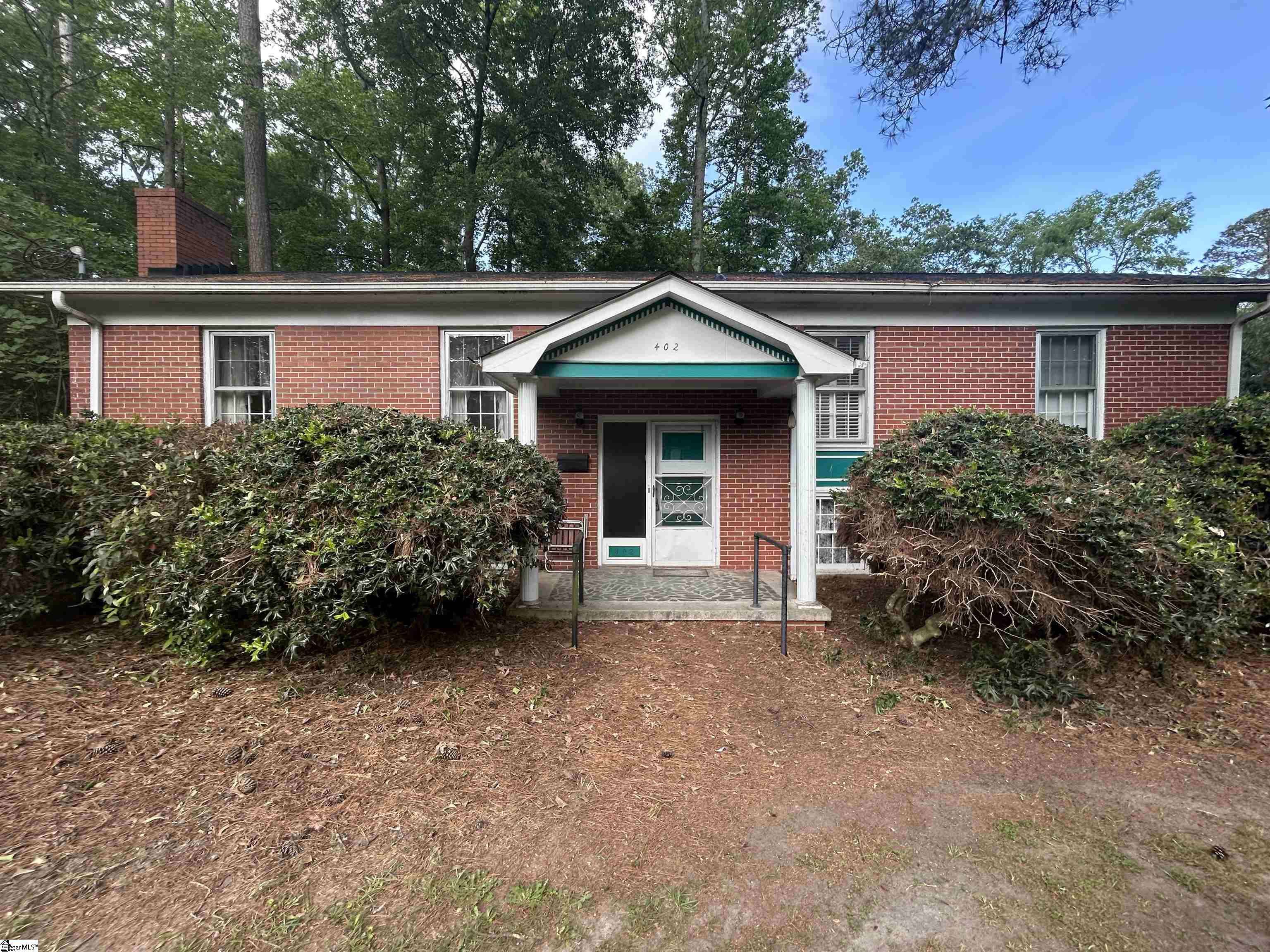 Property image 3 of 402 Chestnut Street in College View, Clinton, SC 29325