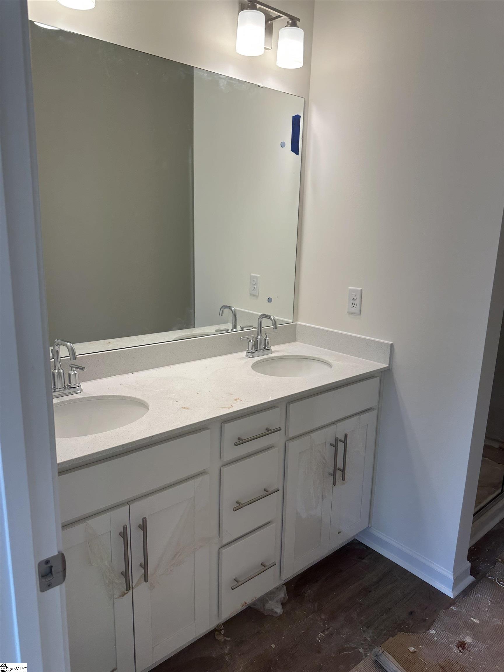 Property image 4 of 212 Brown Circle in Brownstone Park, Easley, SC 29642