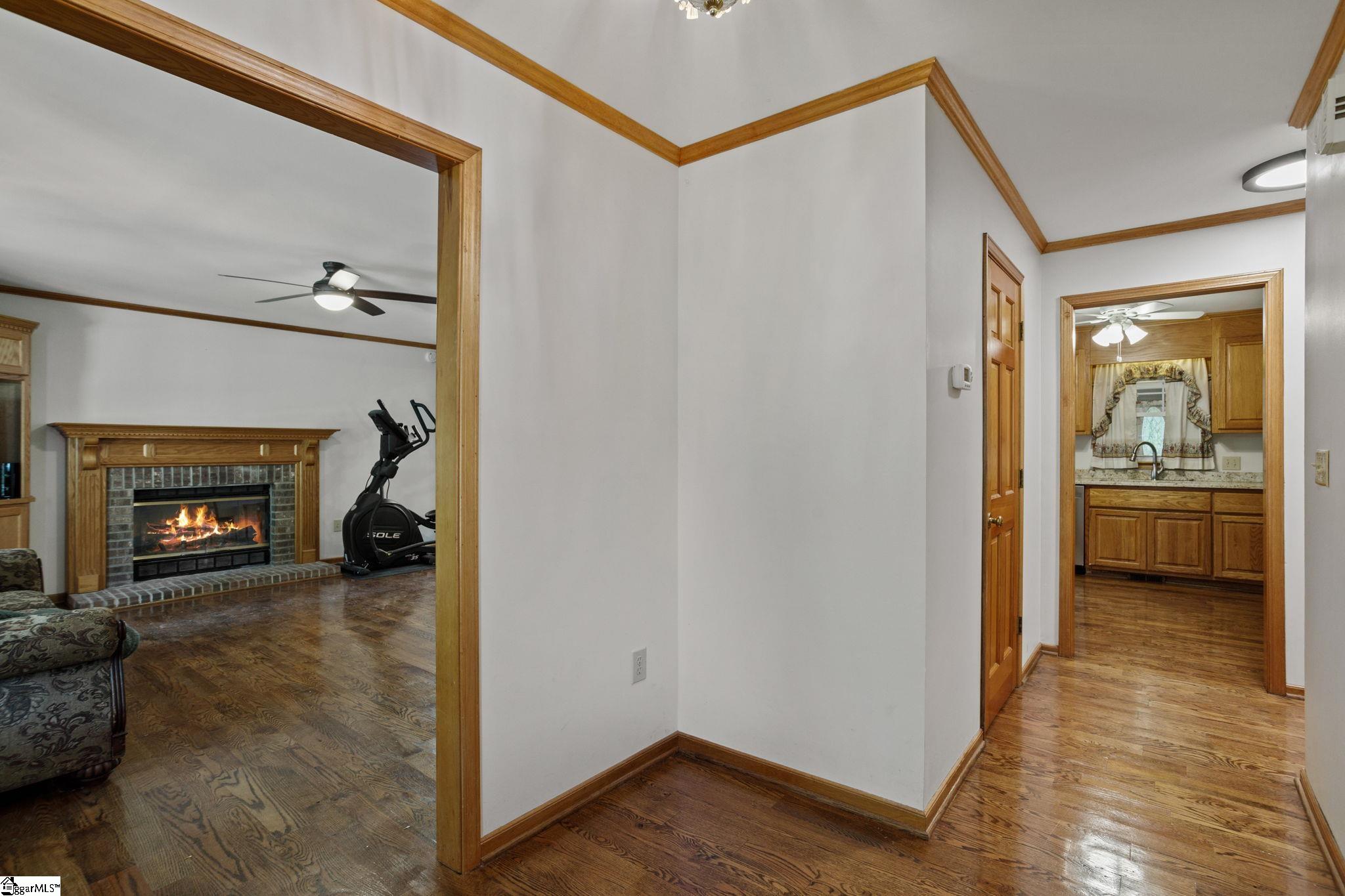 Property image 4 of 404 Cold Branch Way in Half Mile Lake, Greenville, SC 29609-1600