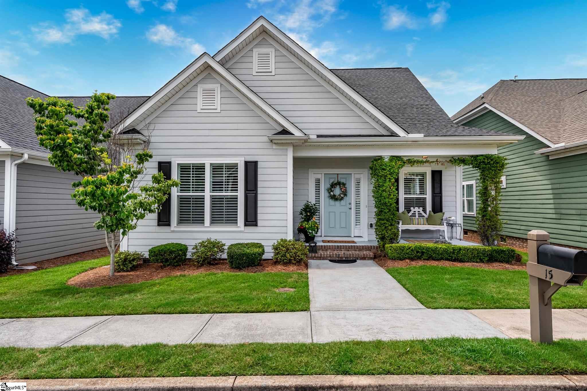 Property image 2 of 15 Flintwood Drive in Boxwood, Simpsonville, SC 29681