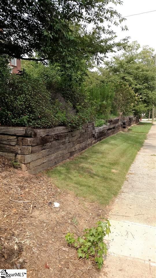 Property image 3 of 303 Calvert Avenue in College View, Clinton, SC 29325