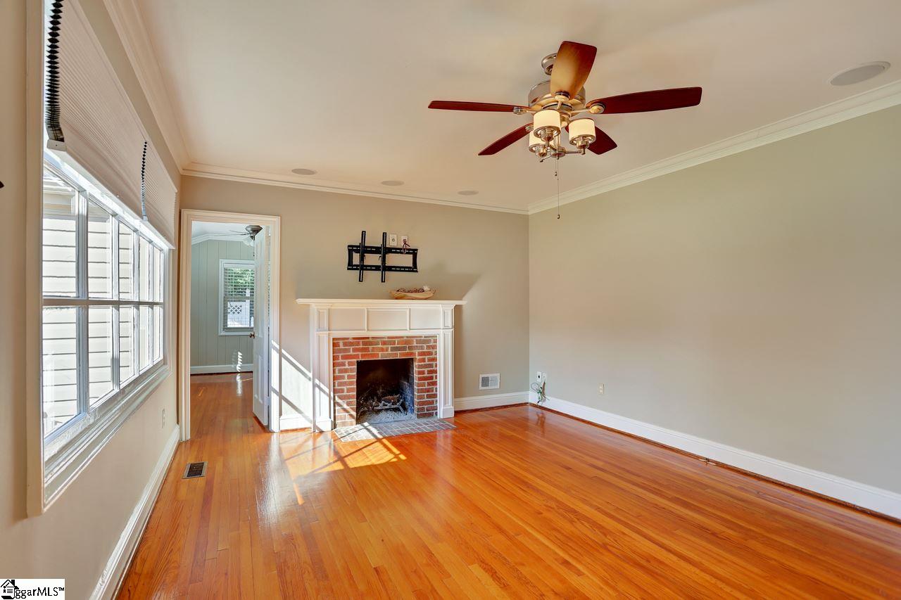 Property image 2 of 205 Mapleton Drive in Pine Forest, Greenville, SC 29607