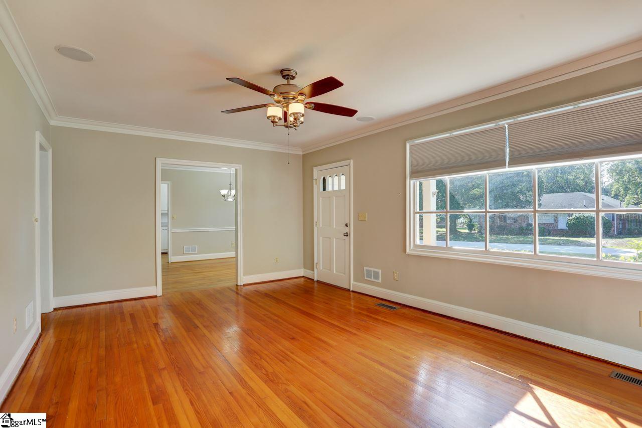 Property image 5 of 205 Mapleton Drive in Pine Forest, Greenville, SC 29607