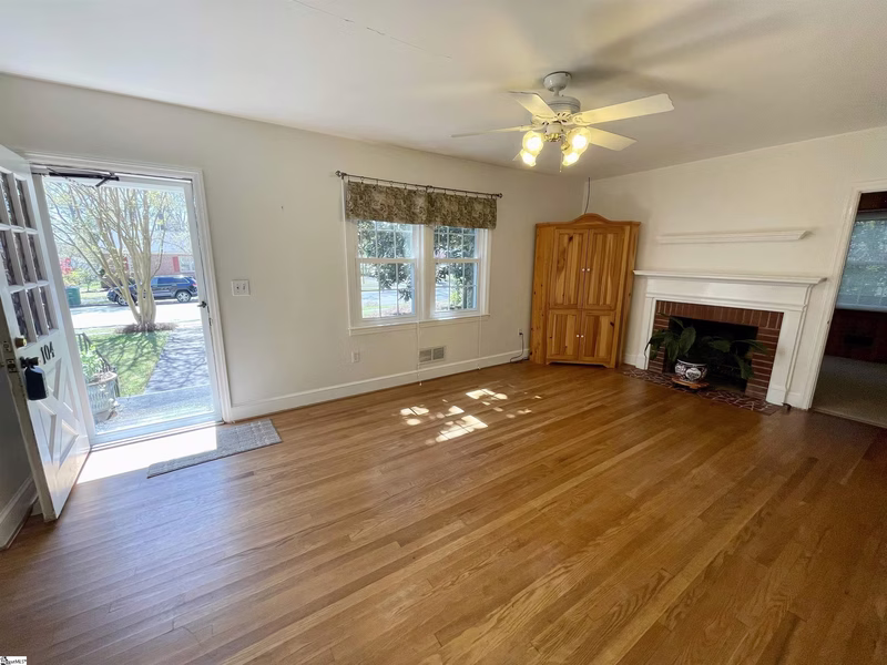 Property image 5 at 104 W Walnut Street, Clinton, SC 29325