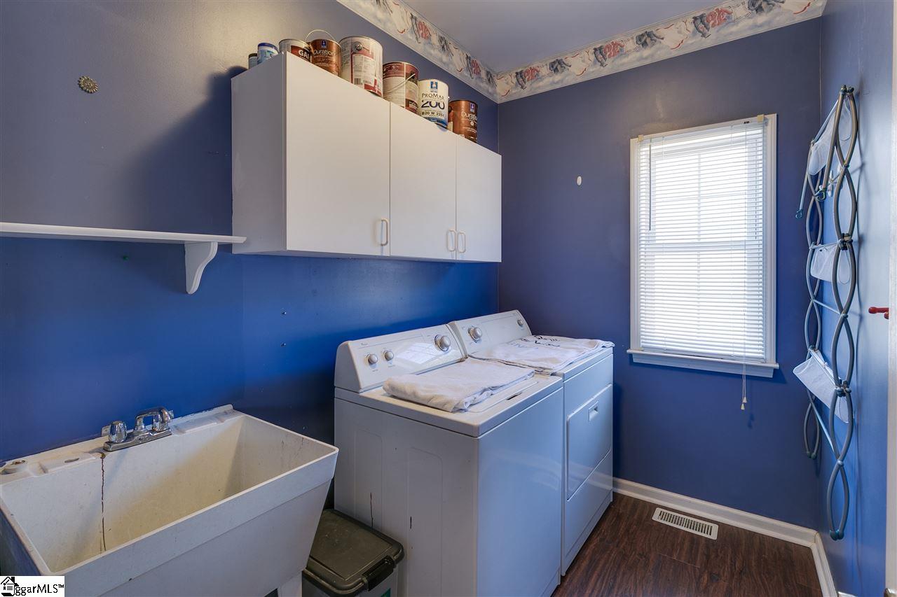 Property image 5 of 11 Wolf Den Drive in Hudson Forest, Greer, SC 29650