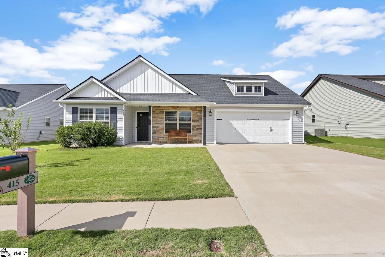 Property image 2 of 415 Peaksview Drive in Lockeland Park, Simpsonville, SC 29681