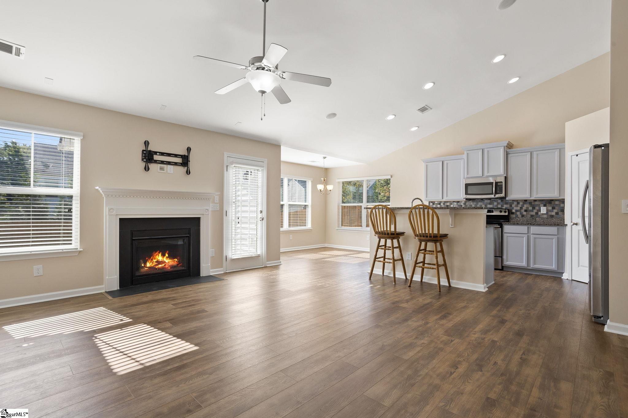 Property image 2 of 212 Stonebury Drive in Victoria Park, Simpsonville, SC 29680