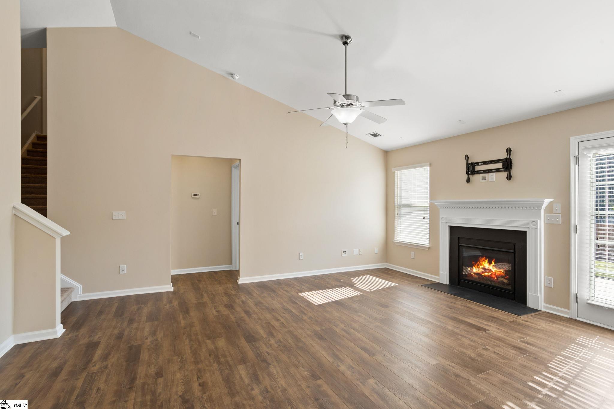Property image 3 of 212 Stonebury Drive in Victoria Park, Simpsonville, SC 29680