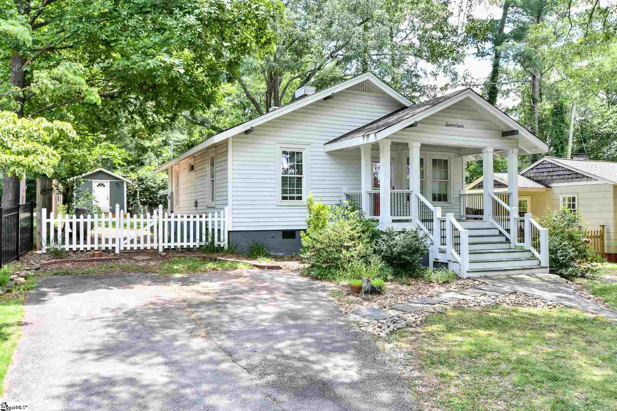 Property image 2 of 17 Jedwood Drive in Overbrook Historic, Greenville, SC 29607