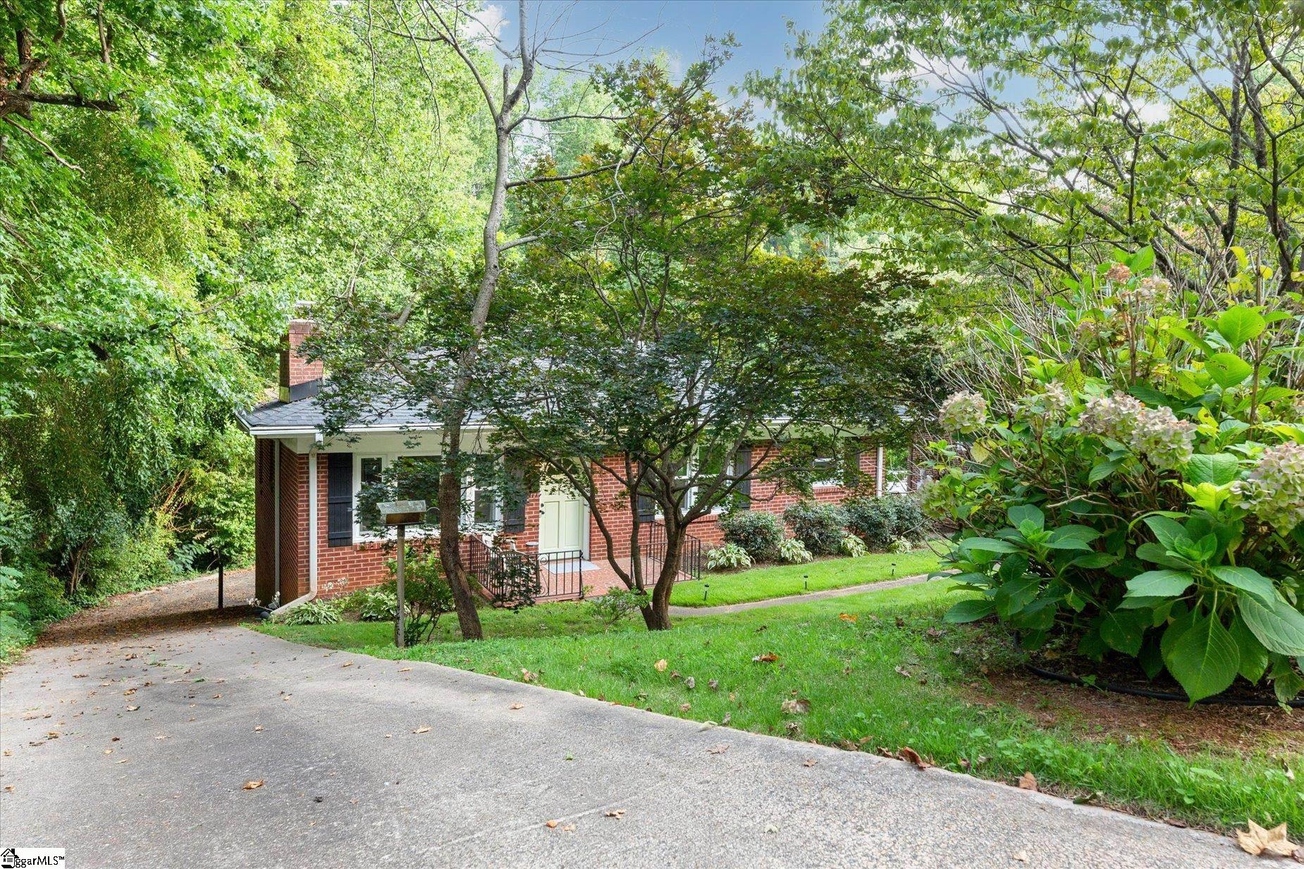 Property image 5 of 212 Dellwood Drive in Dellwood, Greenville, SC 29609