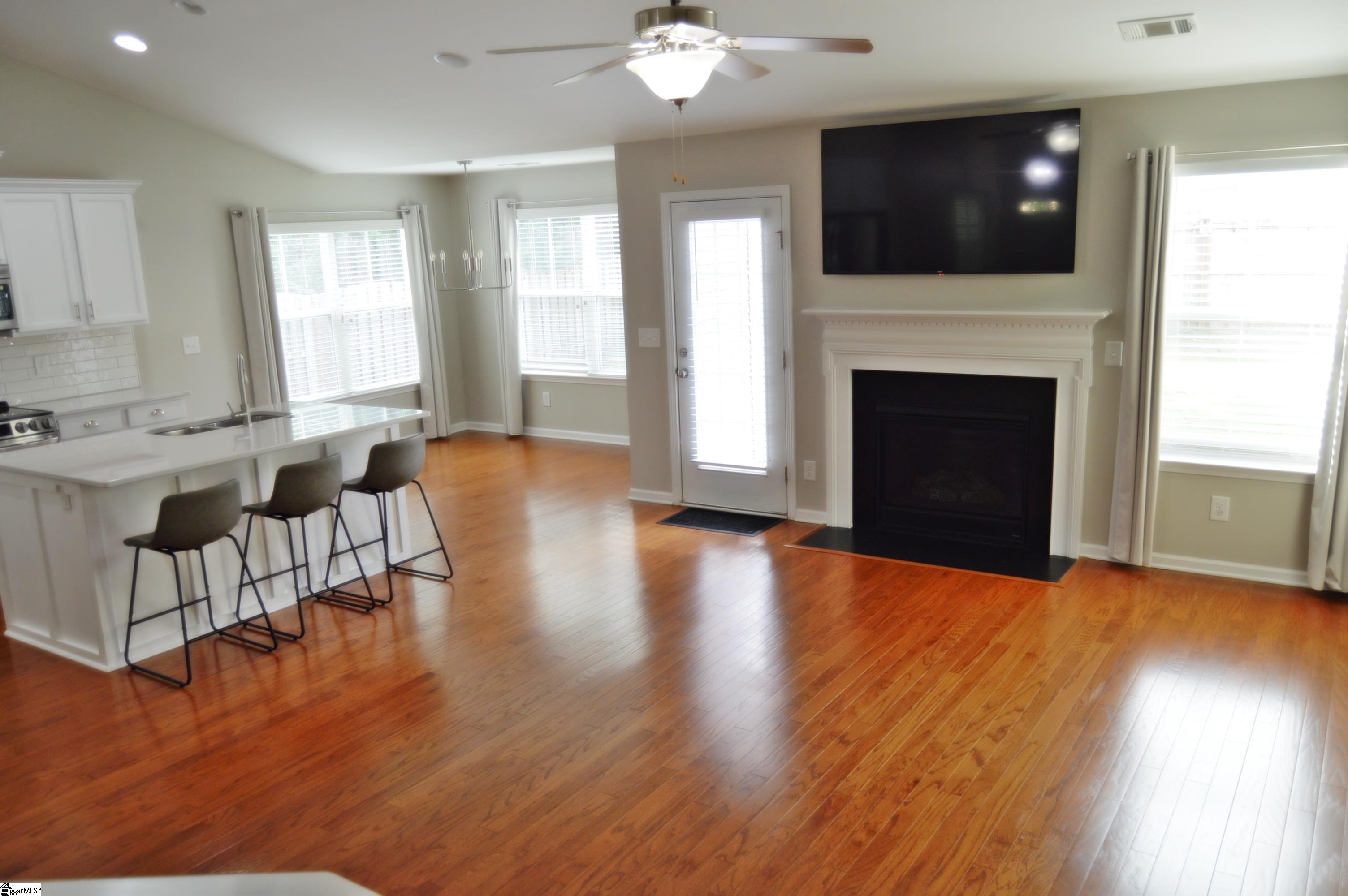 Property image 2 of 506 Stonebury Drive in Victoria Park, Simpsonville, SC 29680-7667