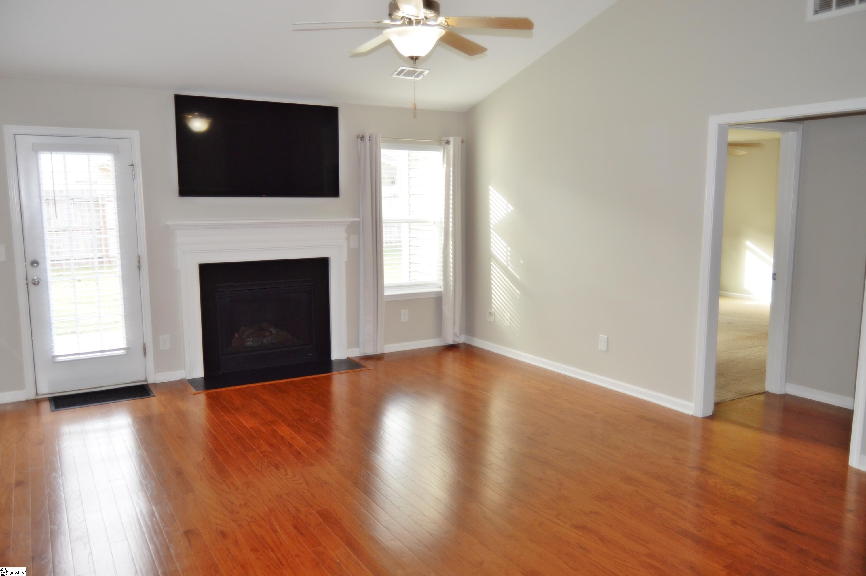 Property image 3 of 506 Stonebury Drive in Victoria Park, Simpsonville, SC 29680-7667