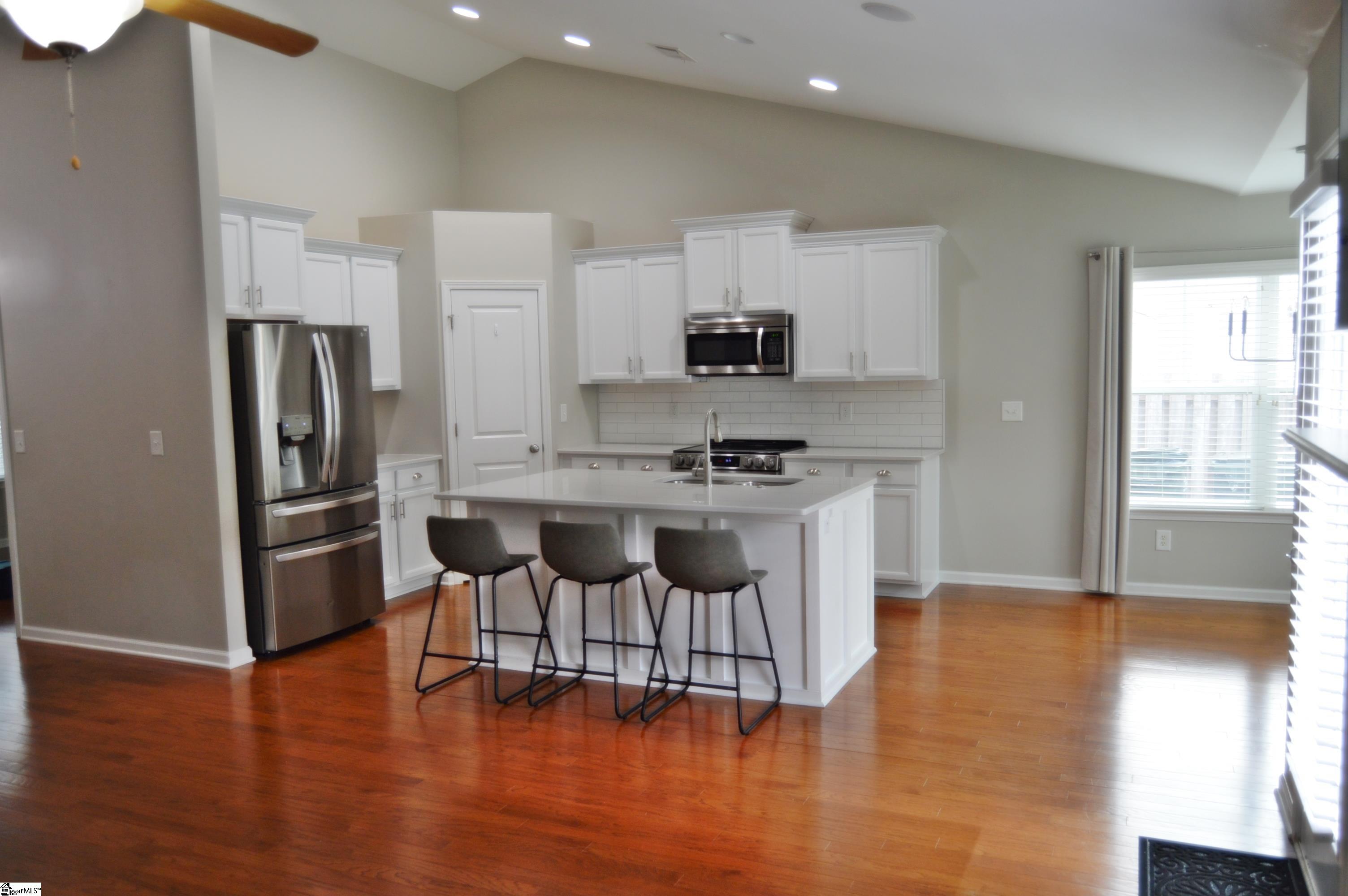 Property image 4 of 506 Stonebury Drive in Victoria Park, Simpsonville, SC 29680-7667