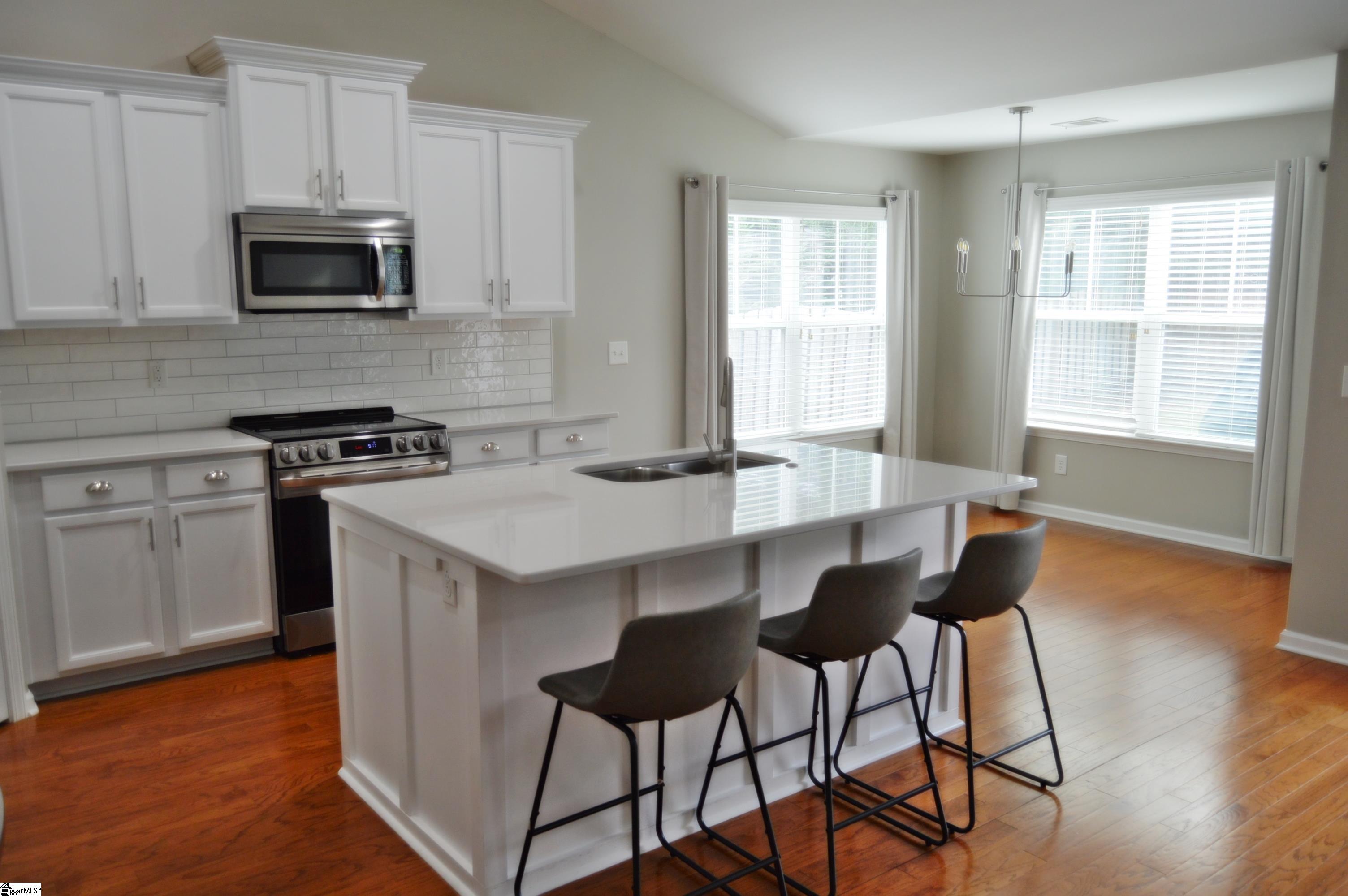 Property image 5 of 506 Stonebury Drive in Victoria Park, Simpsonville, SC 29680-7667