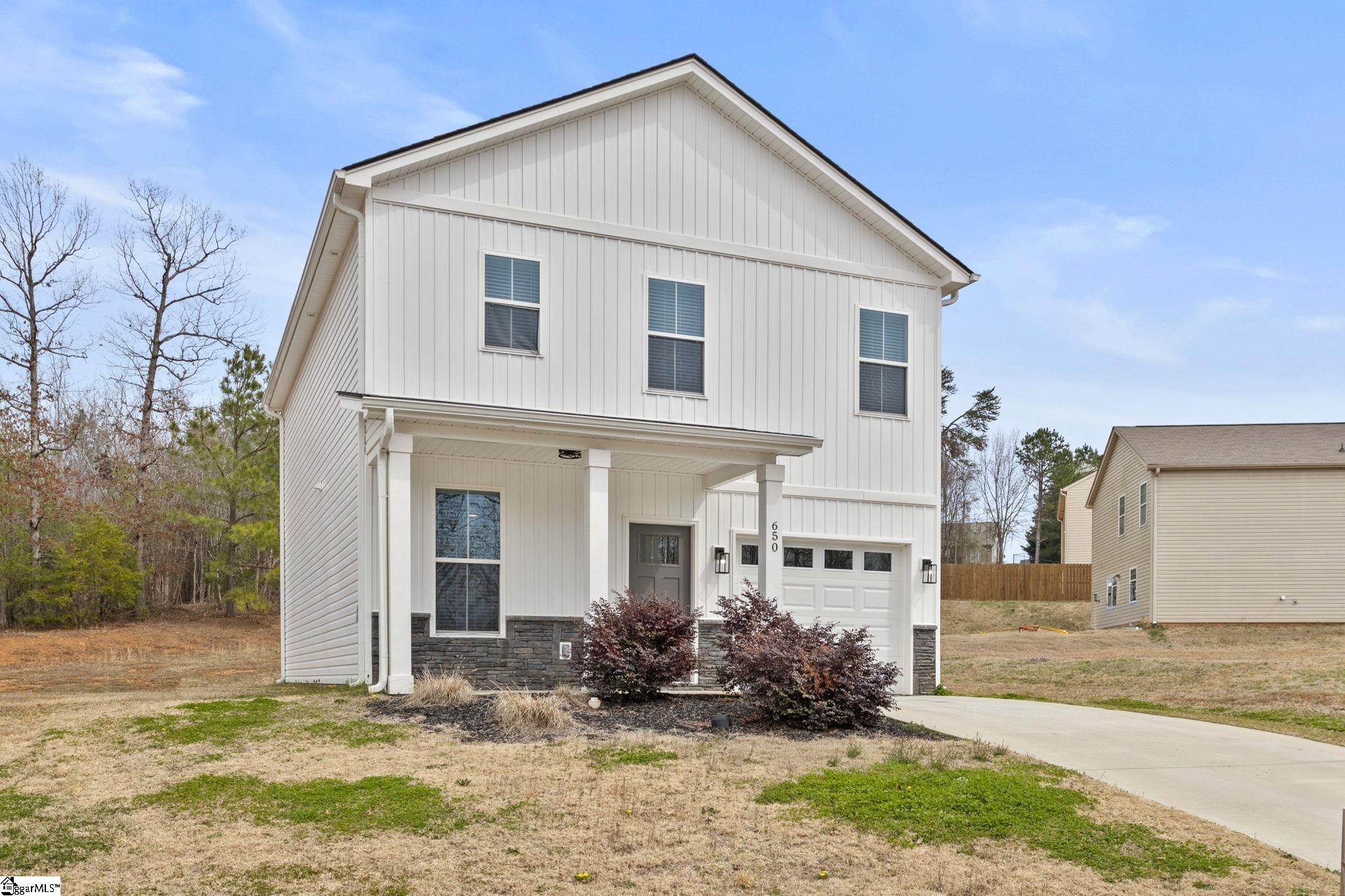 Property image 2 of 650 Duncan Station Drive in Duncan Station, Duncan, SC 29334-8974