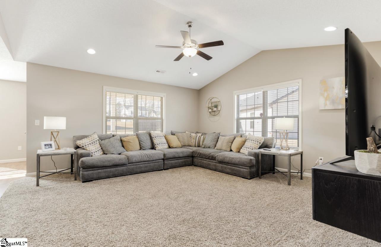 Property image 4 of 443 Peaksview Drive in Lockeland Park, Simpsonville, SC 29681