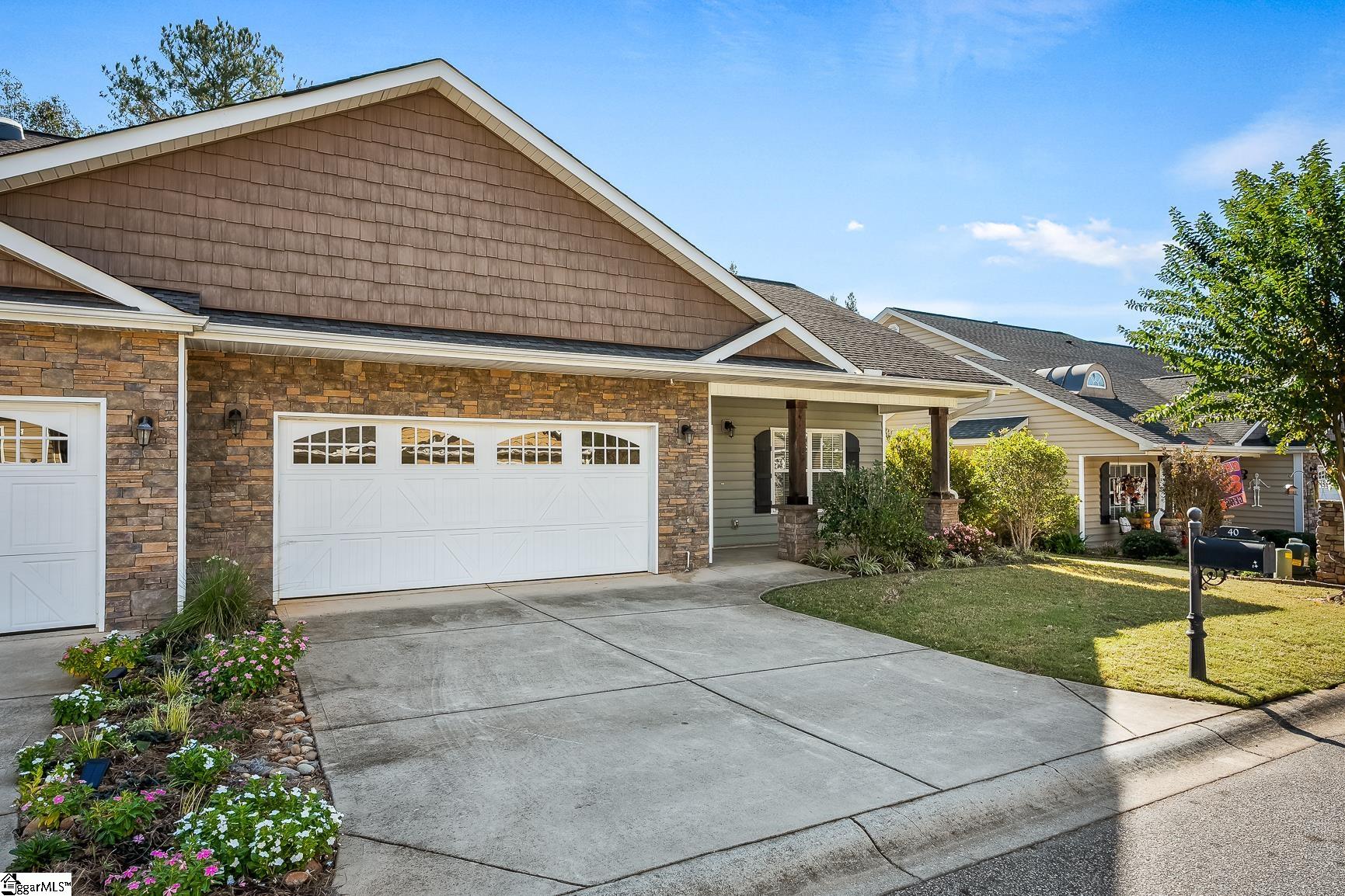Property image 2 of 40 Hillsborough Drive in Crayton Hall, Anderson, SC 29621