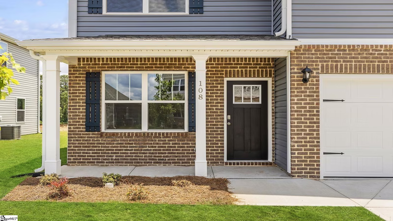Property image 3 at 108 Depot Circle, Greenwood, SC 29646