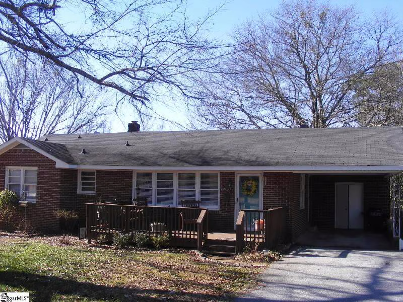 Property image 2 at 206 Crescent Drive, Laurens, SC 29360