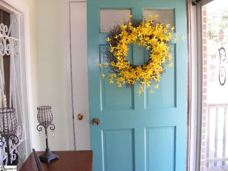 Property image 3 of 206 Crescent Drive in Grayview Estate, Laurens, SC 29360