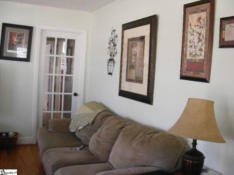 Property image 4 of 206 Crescent Drive in Grayview Estate, Laurens, SC 29360